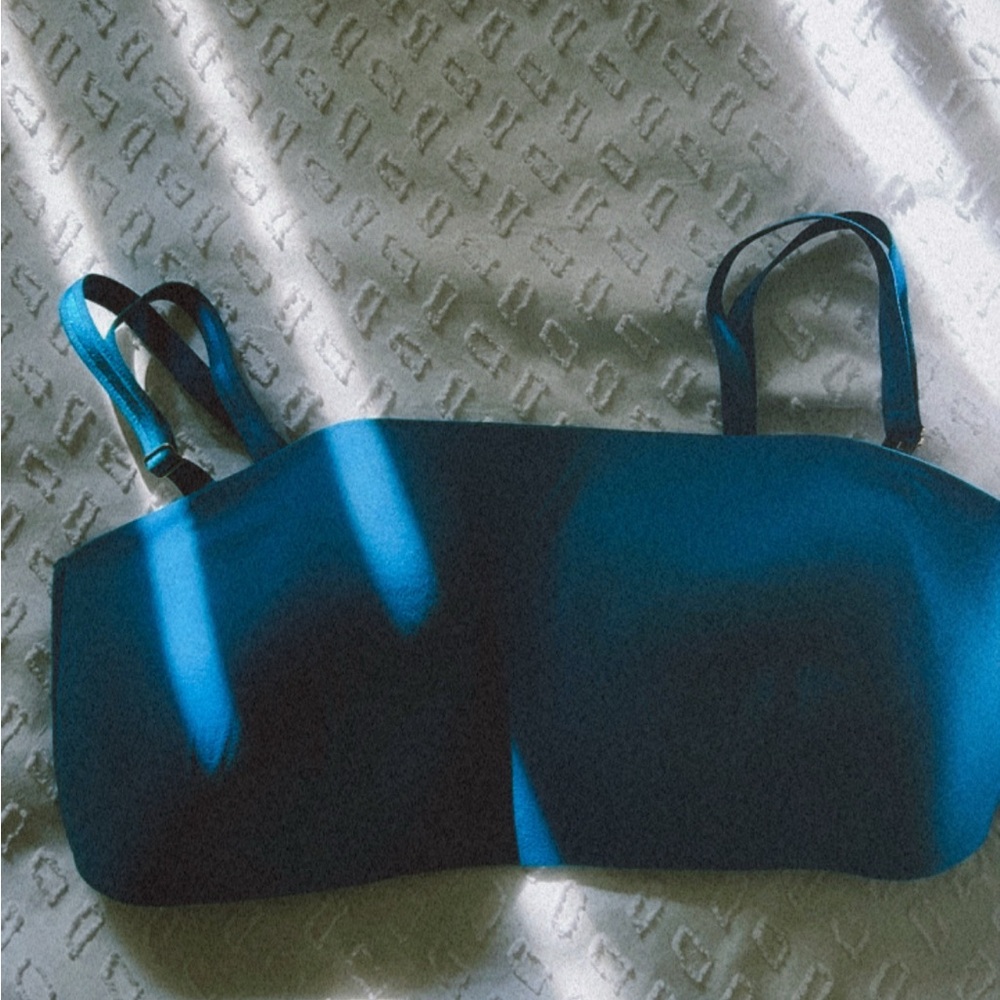 Victoria’s Secret love cloud wireless strapless bra